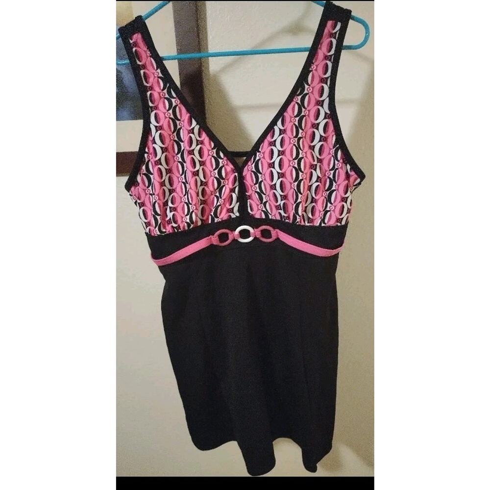 Inches Off Plus Size 1x 16/18 Pink and Black O Pattern Swim Dress One Piece Swim